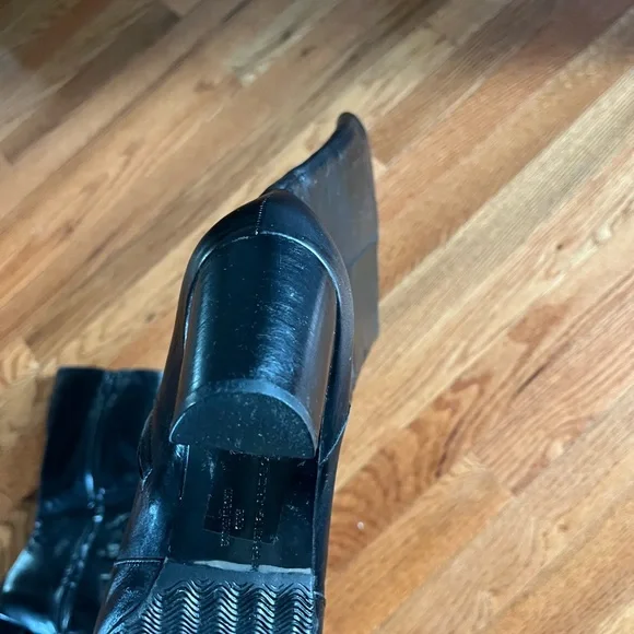 Robert Clergerie Black Leather Heeled Boots - Picture 8 of 9